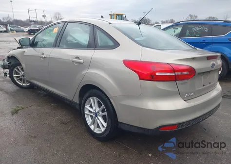 2015 Ford Focus Se z USA, uszkodzony, nr VIN 1FADP3F28FL254706